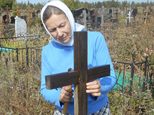 Найгрубіша помилка людей, що приходять на кладовище. Великий гріх!